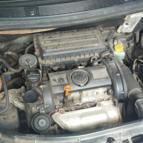 Легковой автомобиль седан SKODA ROOMSTER